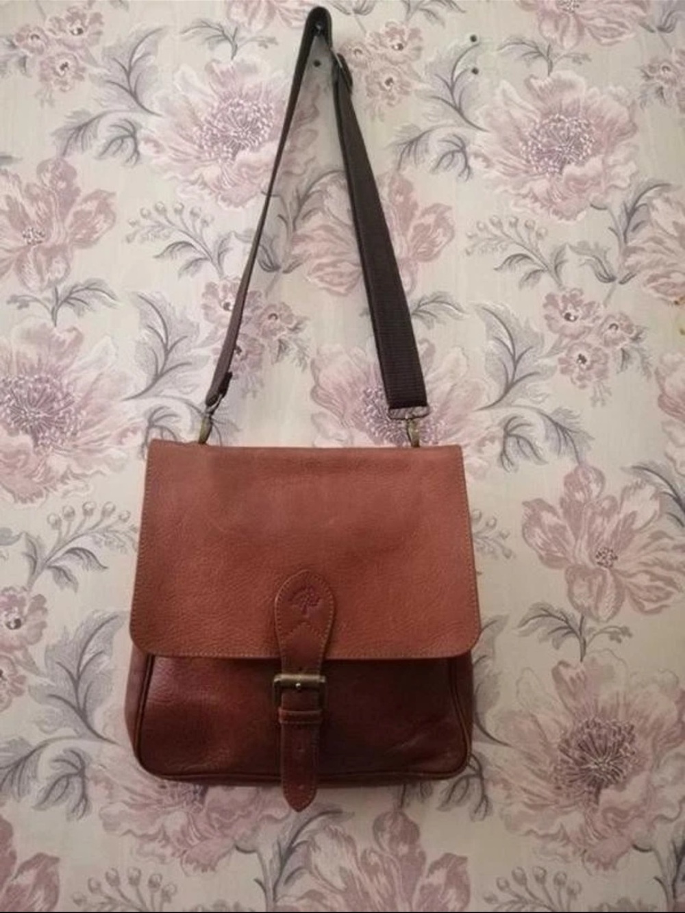 Mulberry Brown Leather Crossbody Bag with Dark Strap